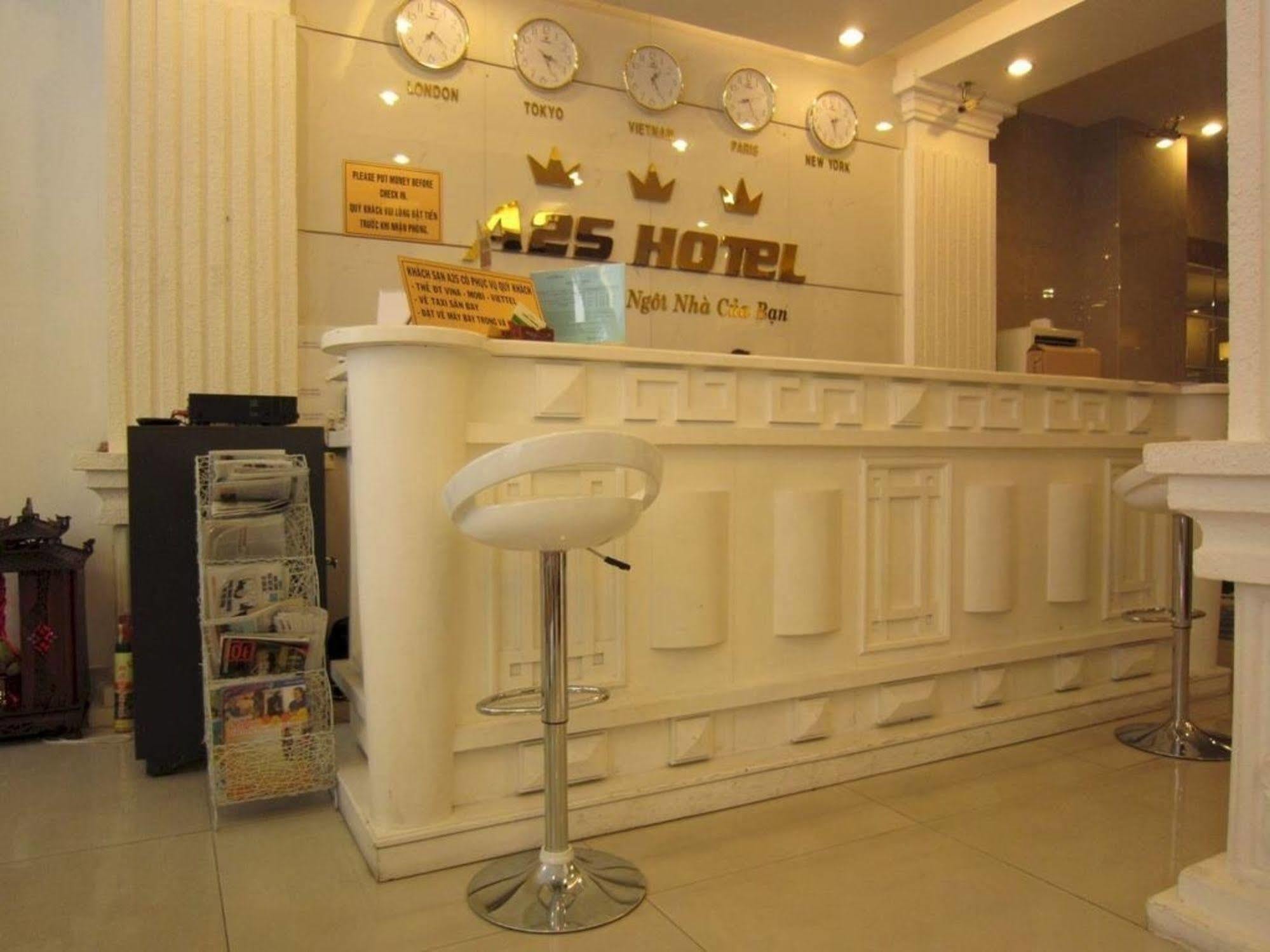 A25 Hotel - 274 De Tham Thành Pho Ho Chí Minh Esterno foto