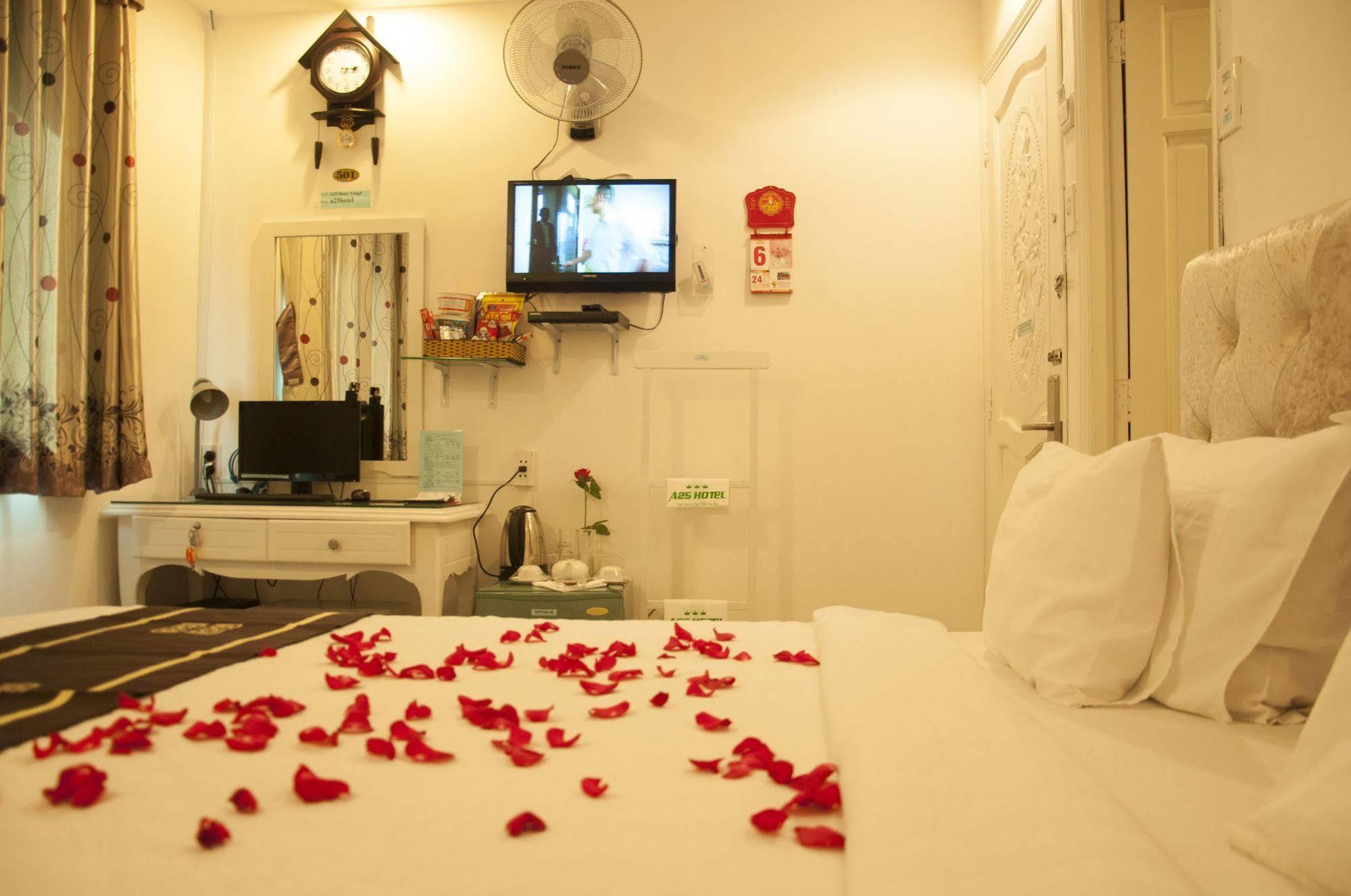 A25 Hotel - 274 De Tham Thành Pho Ho Chí Minh Esterno foto